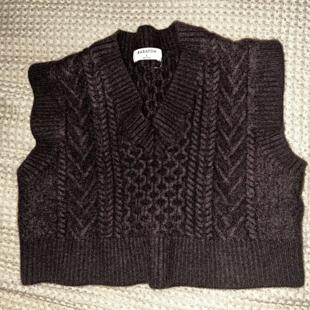 Aritzia Babaton Emporia Vest Size small Rich Brown